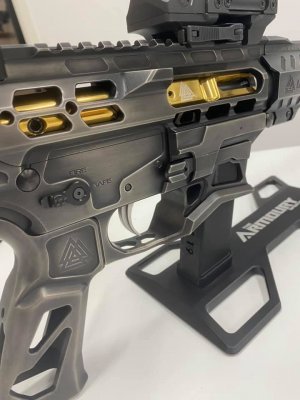 Zoom bild av Lok Grips Gun Stand