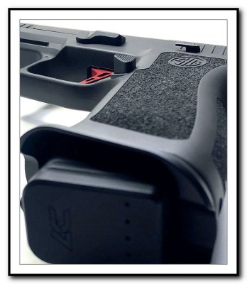 Zoom bild av Armory Craft Extended Magazine Release Button: P250 / P320