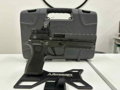 Zoom bild av Sig Sauer P320 Max